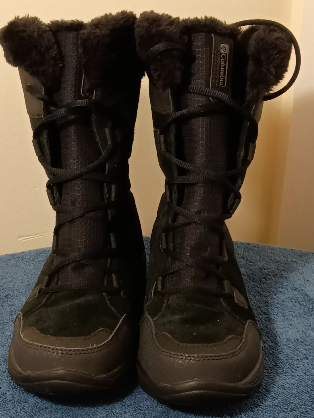 Columbia Women's Black Winter Lace-Up Boots